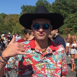 Meet your Posher, Aidan